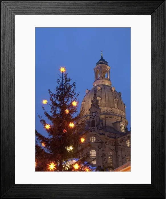 Framed Print : Christmas tree and Frauen Church at Christmas Market at twilight, Neumarkt Framed Print : Christmas tree and Frauen Church at Christmas Market at twilight, Neumarkt