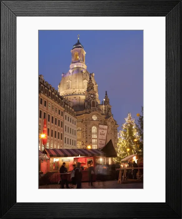 Framed Print : Christmas Market stalls in front of Frauen Church and Christmas tree at twilight Framed Print : Christmas Market stalls in front of Frauen Church and Christmas tree at twilight