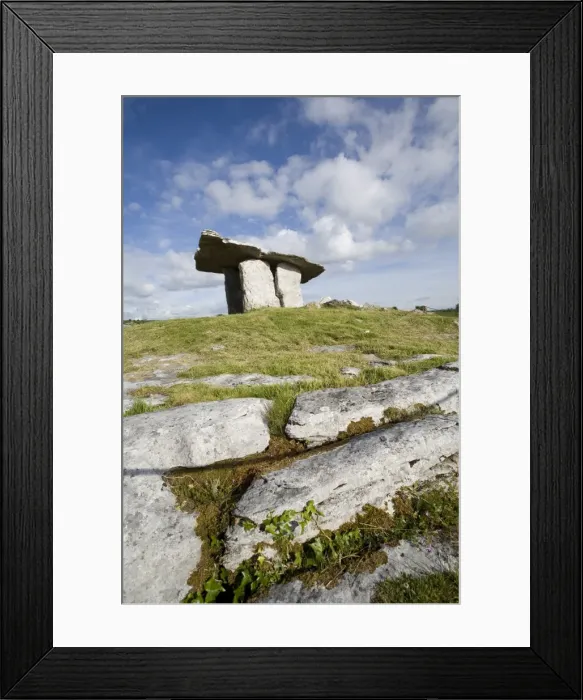 Framed Print : Poulnabrone Dolmen (Poll na mBron) (Hole of Sorrows), a Neolithic portal tomb probably dating from between 4200 to 2900 BC, Burren, County Clare, Munster, Republic of