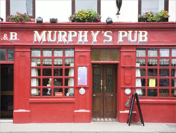 Murphys Pub in Dingle, County Kerry, Munster, Republic of Ireland, Europe