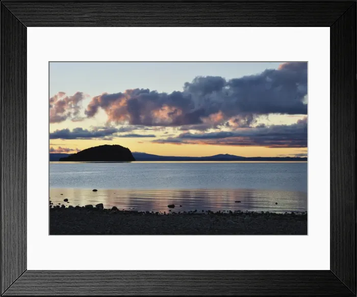 Framed Print : Lake Taupo, Waikato, North Island, New Zealand, Pacific Framed Print : Lake Taupo, Waikato, North Island, New Zealand, Pacific