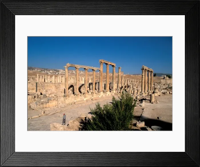 Framed Print : The Cardo, the colonnaded street, Jerash, Jordan, Middle East Framed Print : The Cardo, the colonnaded street, Jerash, Jordan, Middle East