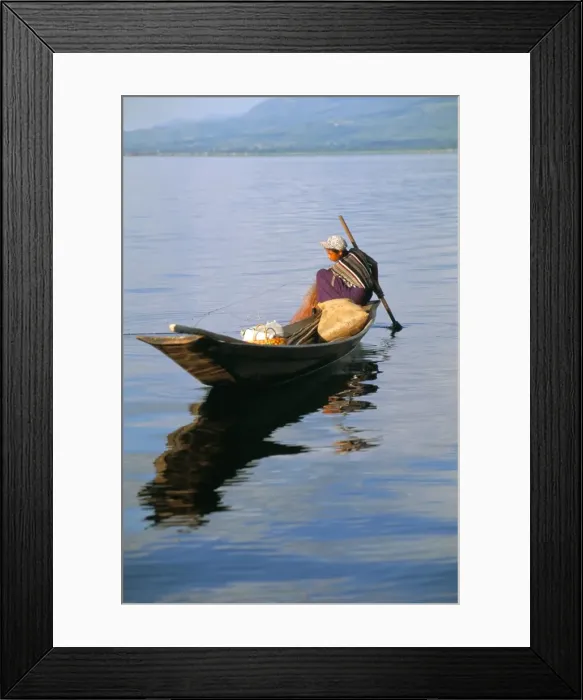 Framed Print : Fisherman, Inle Lake, Shan State, Myanmar (Burma), Asia Framed Print : Fisherman, Inle Lake, Shan State, Myanmar (Burma), Asia
