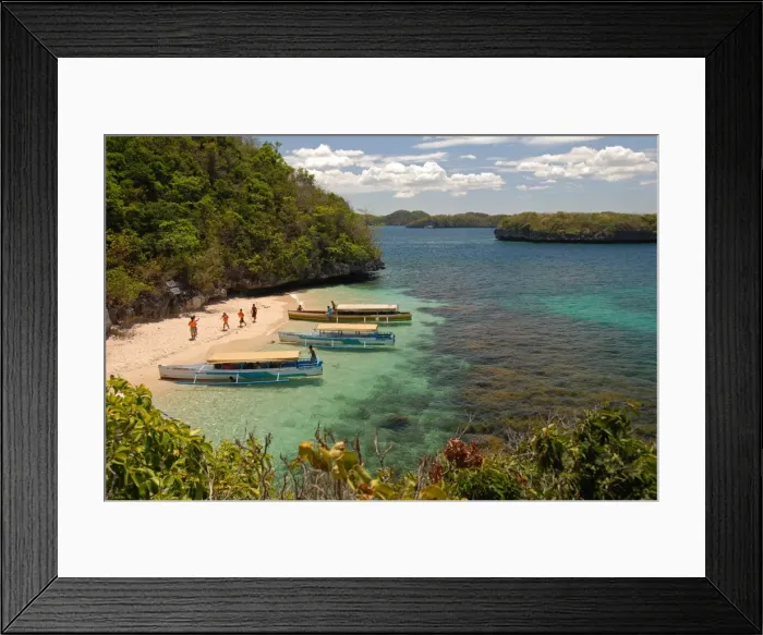 Framed Print : Clear waters between limestone islands, Hundred Islands, Lingayen Gulf Framed Print : Clear waters between limestone islands, Hundred Islands, Lingayen Gulf