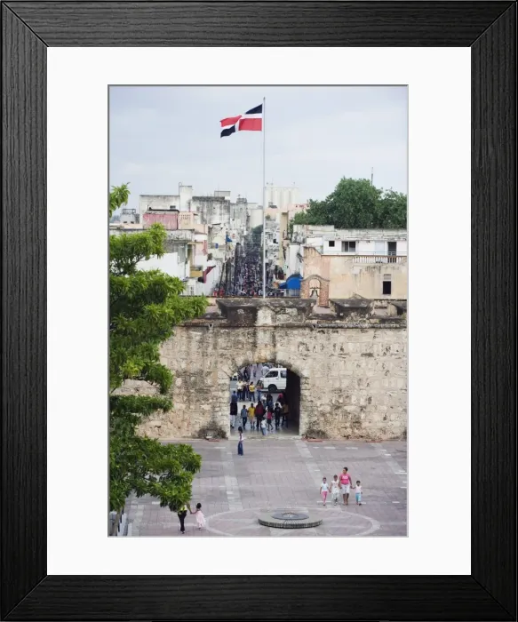 Framed Print : Independence Park, Zona Colonial (Colonial District), UNESCO World Heritage Site Framed Print : Independence Park, Zona Colonial (Colonial District), UNESCO World Heritage Site