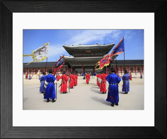 Framed Print : Changing of the guards, Gyeongbokgung Palace (Palace of Shining Happiness) Framed Print : Changing of the guards, Gyeongbokgung Palace (Palace of Shining Happiness)
