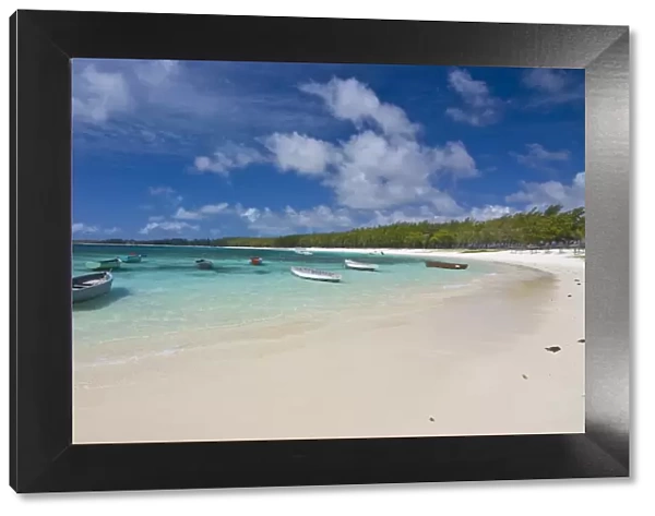 White sand beach near Poste de Flacq, Mauritius, Indian Ocean, Africa