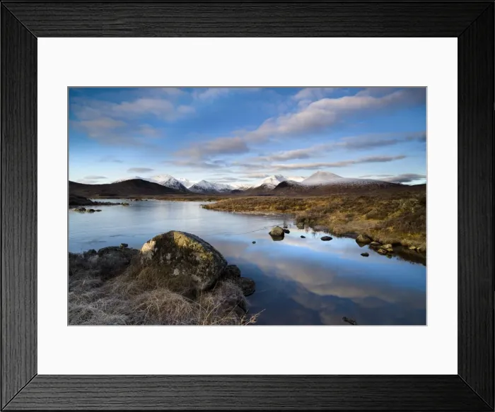 Framed Print : Winter view over Lochain Na h Achlaise towards snow-covered Black Mount Hills Framed Print : Winter view over Lochain Na h Achlaise towards snow-covered Black Mount Hills