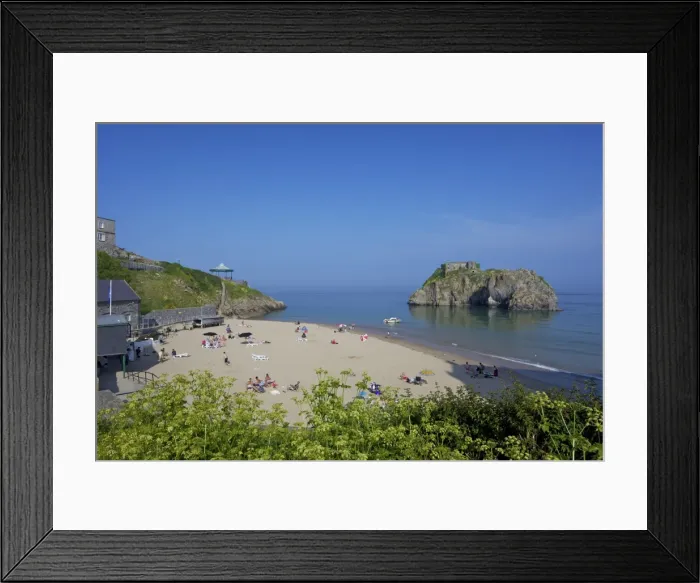 Framed Print : St. Catherines Island and fort in evening sunshine, Tenby, Pembrokeshire National Park Framed Print : St. Catherines Island and fort in evening sunshine, Tenby, Pembrokeshire National Park