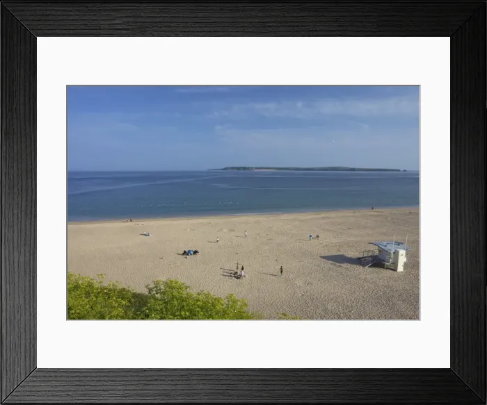 Framed Print : South beach looking to Caldy Island in summer sunshine, Tenby, Pembrokeshire National Park Framed Print : South beach looking to Caldy Island in summer sunshine, Tenby, Pembrokeshire National Park