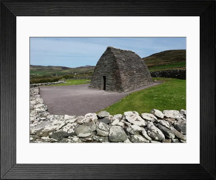Framed Print : Gallarus Oratory, Dingle Peninsula, Co Kerry, Ireland Framed Print : Gallarus Oratory, Dingle Peninsula, Co Kerry, Ireland