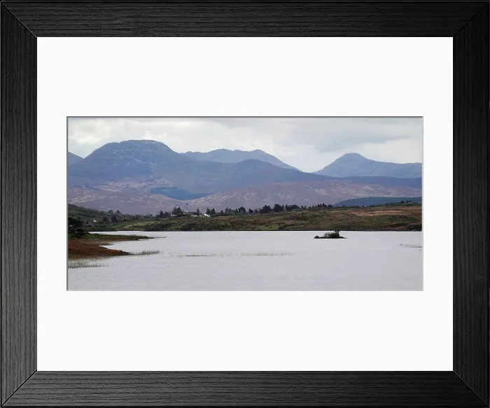 Framed Print : Mountain scenery in central Connemara, Co Galway, Ireland Framed Print : Mountain scenery in central Connemara, Co Galway, Ireland