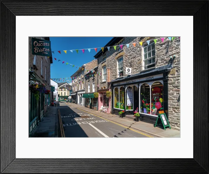 Framed Print : Powys, Hay-on-Wye, High Town, United Kingdom