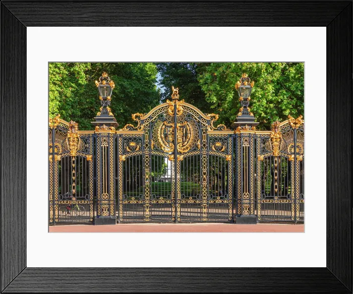 Framed Print : Green Park at Buckingham Palace, City of Westminster, London, England Framed Print : Green Park at Buckingham Palace, City of Westminster, London, England