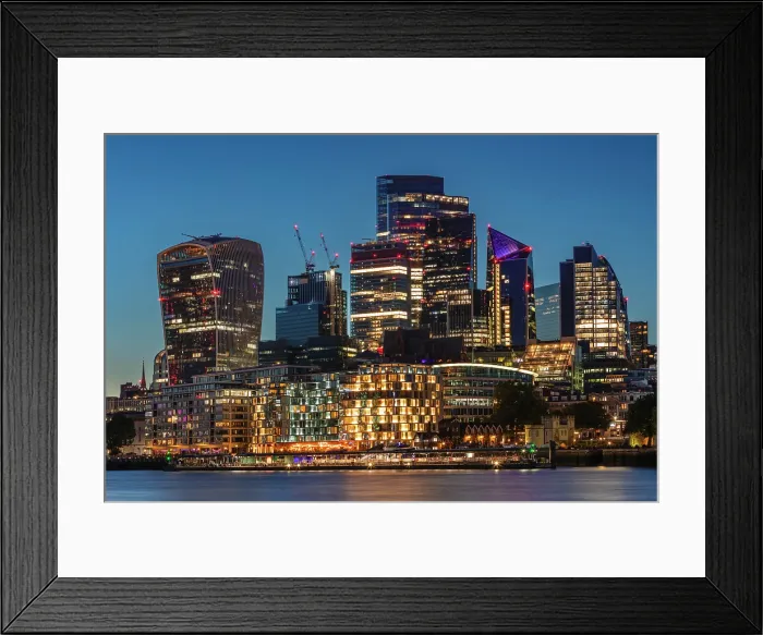 Framed Print : Skyline vofLondon along River Thames, City of London, England Framed Print : Skyline vofLondon along River Thames, City of London, England