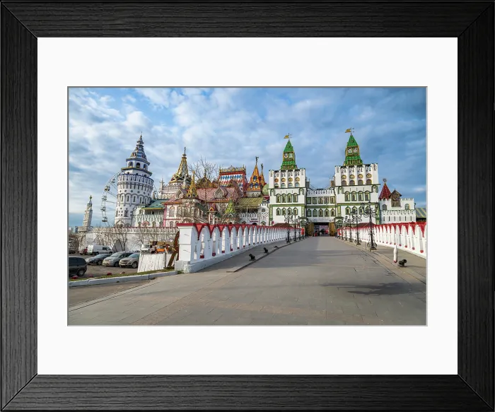Framed Print : Souvenir and handicraft Izmaylovo Market, Moscow, Russia