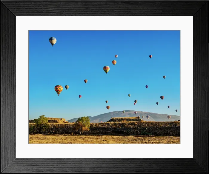 Framed Print : Hot air balloons flying over the Teotihuacan Archaeological Site at sunrise, Mexico State, Mexico Framed Print : Hot air balloons flying over the Teotihuacan Archaeological Site at sunrise, Mexico State, Mexico