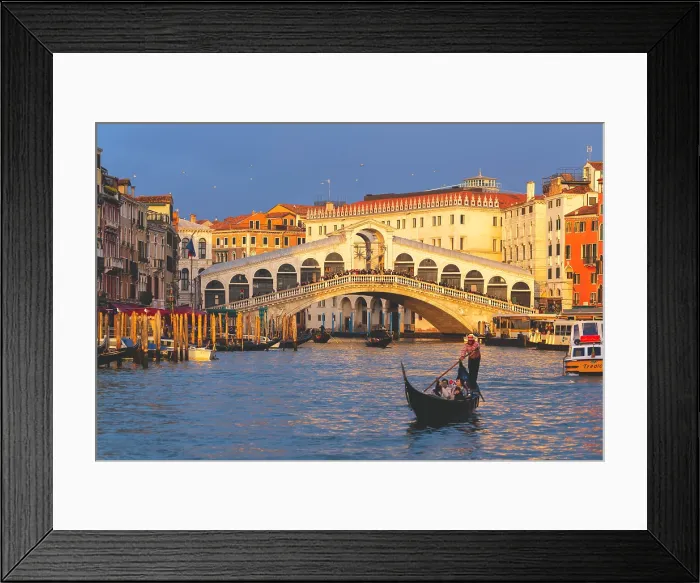 Framed Print : Sunset over Rialto Bridge in Venice, Venezia province in Veneto district, Italy Framed Print : Sunset over Rialto Bridge in Venice, Venezia province in Veneto district, Italy