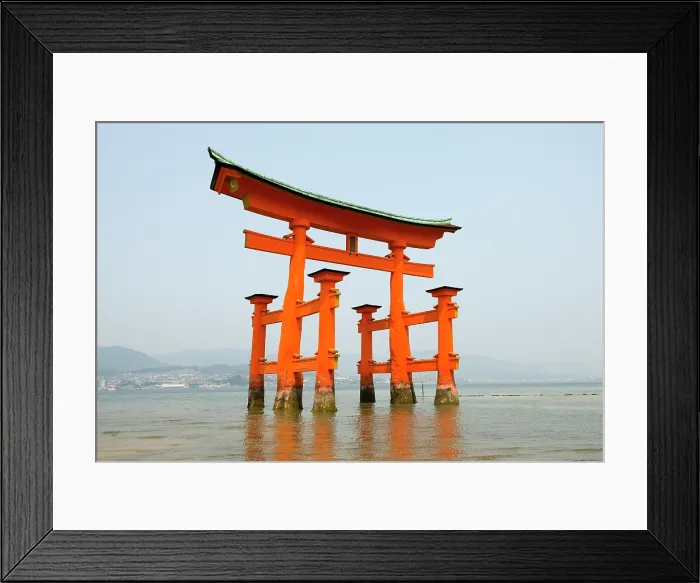 Framed Print : The iconic torii at the Itsukushima Shrine, on Miyajima island, hiroshima Prefecture, Japan Framed Print : The iconic torii at the Itsukushima Shrine, on Miyajima island, hiroshima Prefecture, Japan