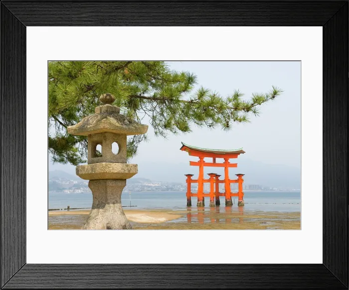 Framed Print : The iconic torii at the Itsukushima Shrine, on Miyajima island, hiroshima Prefecture, Japan Framed Print : The iconic torii at the Itsukushima Shrine, on Miyajima island, hiroshima Prefecture, Japan