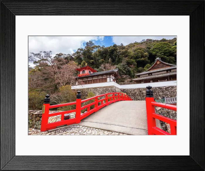 Framed Print : Beautiful red bridge at Buddhist temple Ryuan-ji at Minoh National Park near Osaka, Kansai Japan Framed Print : Beautiful red bridge at Buddhist temple Ryuan-ji at Minoh National Park near Osaka, Kansai Japan