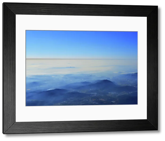 Framed Print : View of mist covered landscape from Wulao Feng (Five-Old-Man Peak) at Lushan (Mount Lu), UNESCO, Jiujiang City, Jiangxi, China