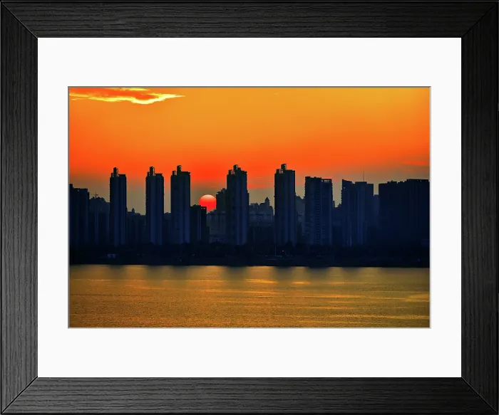 Framed Print : Sunset view of Nanchang City and Ganjiang River from the Pavilion of Prince Teng, Nanchang, Jiangxi Province, China Framed Print : Sunset view of Nanchang City and Ganjiang River from the Pavilion of Prince Teng, Nanchang, Jiangxi Province, China