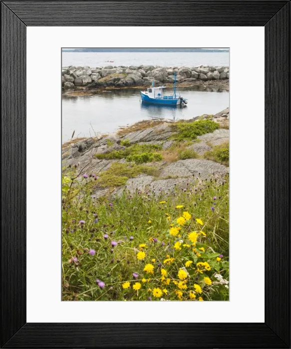 Framed Print : Scene around Blue Rocks in Lunenburg Harbour, Nova Scotia, Canada, North America Framed Print : Scene around Blue Rocks in Lunenburg Harbour, Nova Scotia, Canada, North America