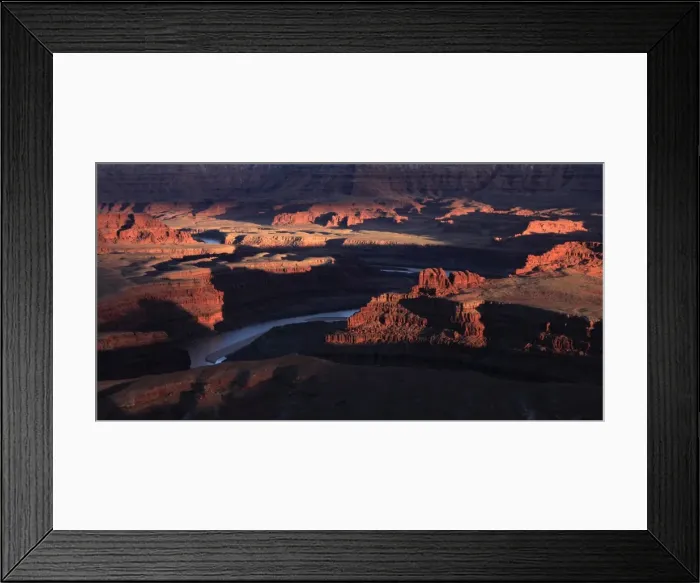 Framed Print : The Colorado River makes a huge S-bend under Deadhorse Point, a famous viewpoint across Canyonlands National Park, near Moab, Utah, United States of America Framed Print : The Colorado River makes a huge S-bend under Deadhorse Point, a famous viewpoint across Canyonlands National Park, near Moab, Utah, United States of America