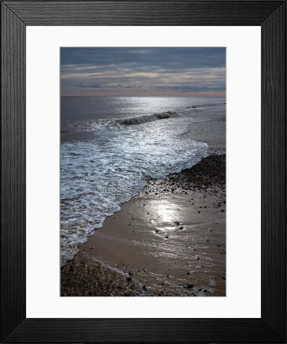 Framed Print : Waves on the shoreline of the North Sea at Southwold beach, United Kingdom Framed Print : Waves on the shoreline of the North Sea at Southwold beach, United Kingdom