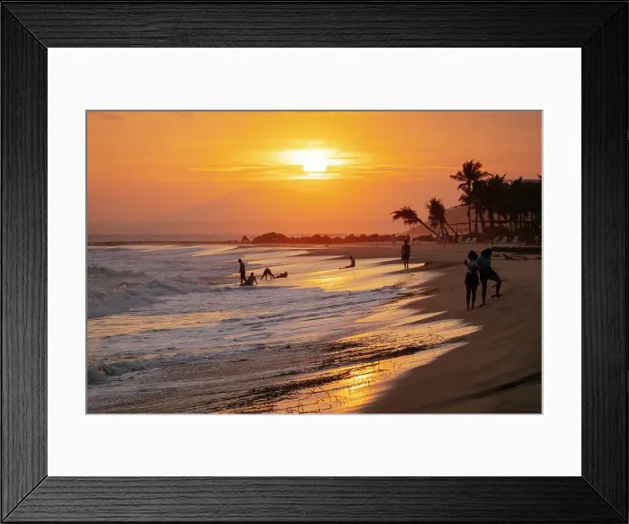 Framed Print : Sunset at Bai da Ong Dia Beach, Mui Ne, Binh Thuan Province, Vietnam Framed Print : Sunset at Bai da Ong Dia Beach, Mui Ne, Binh Thuan Province, Vietnam