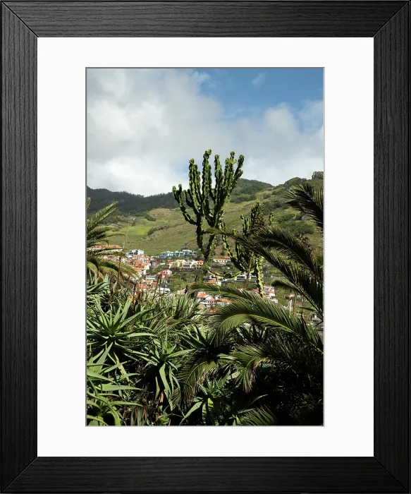 Framed Print : Landscape on the trek between Arieiro peak and Ruivo peak of Madeira island, Portugal Framed Print : Landscape on the trek between Arieiro peak and Ruivo peak of Madeira island, Portugal
