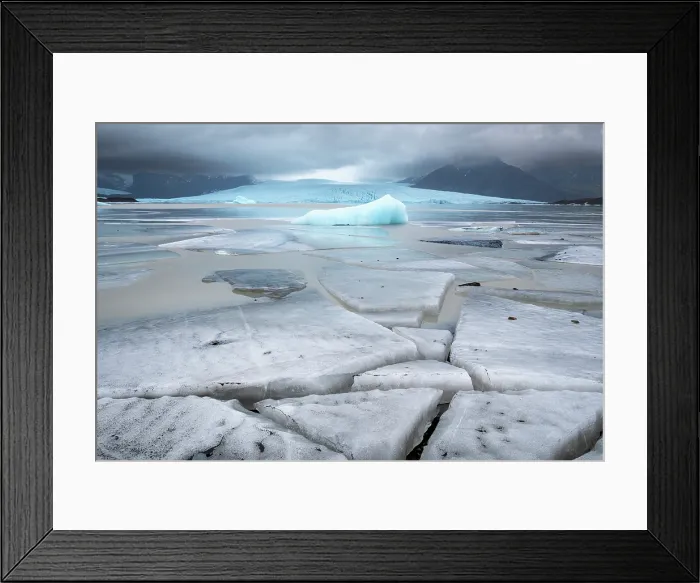Framed Print : Ice Blocks at Fjallsarlon Iceberg Lagoon backed by the Fjallsjokull Glacier, Vatnajokull National Park, Southern Iceland, Europe Framed Print : Ice Blocks at Fjallsarlon Iceberg Lagoon backed by the Fjallsjokull Glacier, Vatnajokull National Park, Southern Iceland, Europe