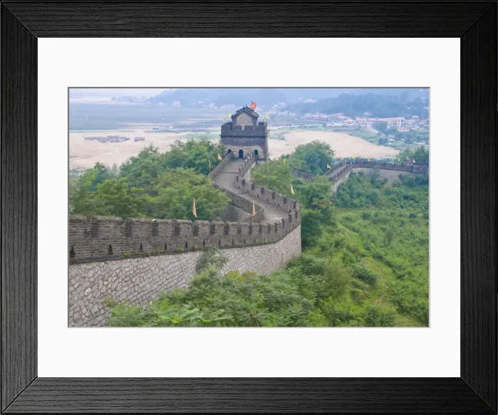 Framed Print : The Great Wall of China near Dandong, UNESCO World Heritage Site, bordering North Korea Framed Print : The Great Wall of China near Dandong, UNESCO World Heritage Site, bordering North Korea