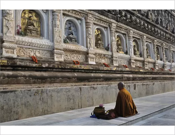 Monk, Mahabodhi Temple, UNESCO World Heritage Site, Bodh Gaya (Bodhgaya)