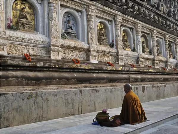 Monk, Mahabodhi Temple, UNESCO World Heritage Site, Bodh Gaya (Bodhgaya)