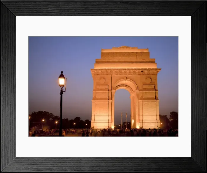 Framed Print : India Gate illuminated in evening, New Delhi, India, Asia Framed Print : India Gate illuminated in evening, New Delhi, India, Asia