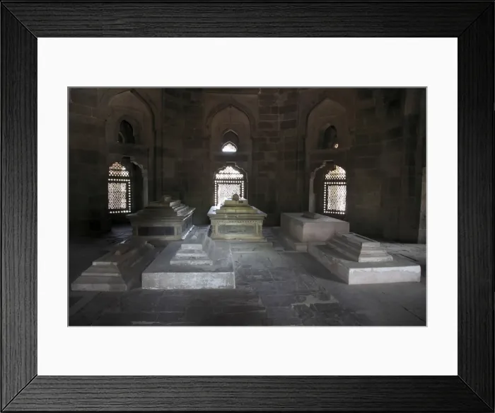 Framed Print : Tomb chamber, Humayuns tomb, UNESCO World Heritage Site, New Delhi, India, Asia Framed Print : Tomb chamber, Humayuns tomb, UNESCO World Heritage Site, New Delhi, India, Asia