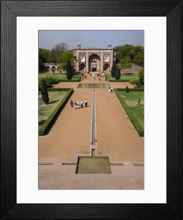 Framed Print : Tourists and entrance gate, Humayuns Tomb, UNESCO World Heritage Site Framed Print : Tourists and entrance gate, Humayuns Tomb, UNESCO World Heritage Site
