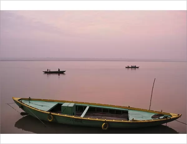 River Ganges (Ganga) at sunrise, Varanasi (Benares), Uttar Pradesh, India, Asia