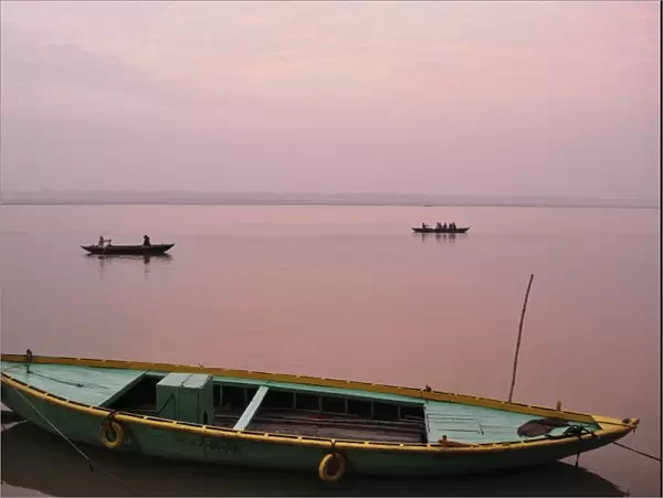 River Ganges (Ganga) at sunrise, Varanasi (Benares), Uttar Pradesh, India, Asia