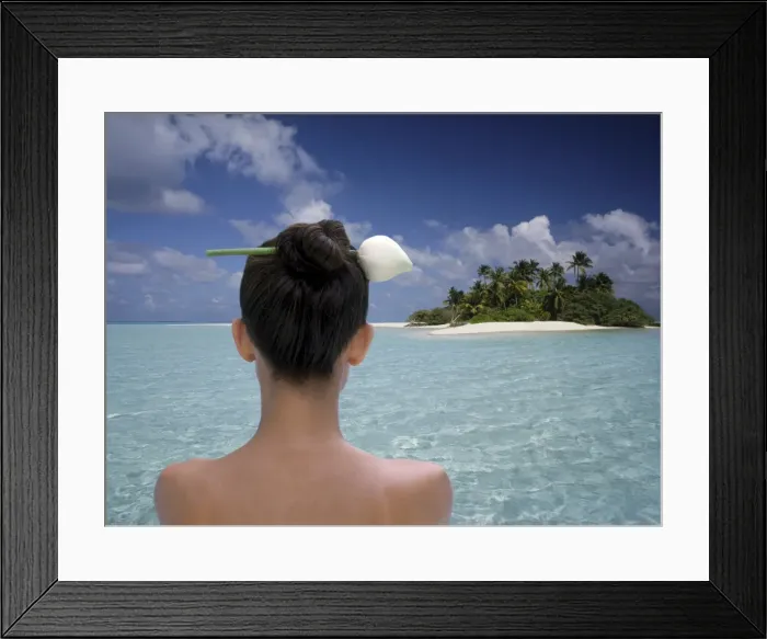 Framed Print : Woman at the atoll of Rhiveli, Maldives, Indian Ocean, Asia Framed Print : Woman at the atoll of Rhiveli, Maldives, Indian Ocean, Asia