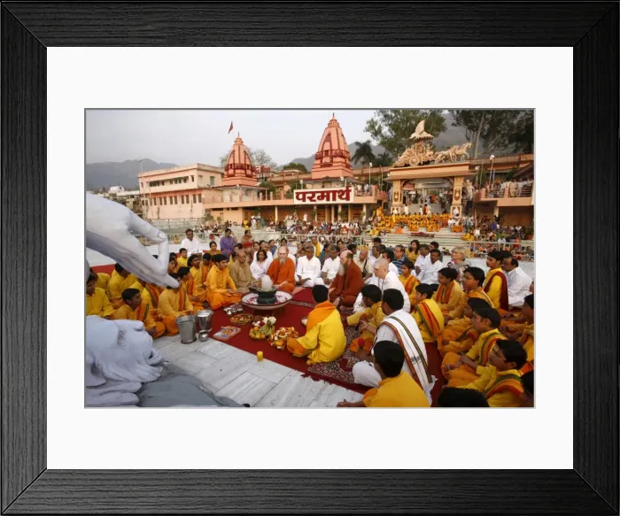 Framed Print : Evening celebration in Parmath, Rishikesh, Uttarakhand, India, Asia Framed Print : Evening celebration in Parmath, Rishikesh, Uttarakhand, India, Asia