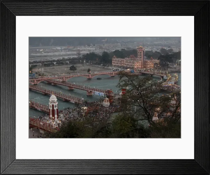 Framed Print : Evening light at the Kumbh Mela in Haridwar, Uttarakhand, India, Asia Framed Print : Evening light at the Kumbh Mela in Haridwar, Uttarakhand, India, Asia