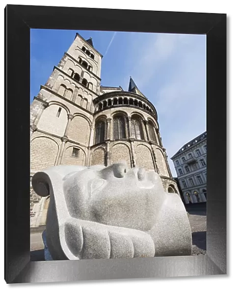 Face sculpture below Bonn Cathedral, Bonn, North Rhineland Westphalia, Germany, Europe