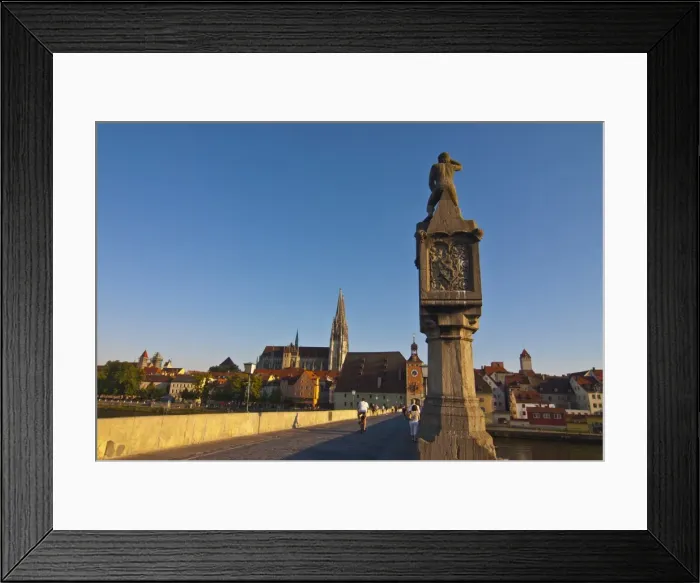 Framed Print : The famous stone bridge, Regensburg, Bavaria, Germany, Europe Framed Print : The famous stone bridge, Regensburg, Bavaria, Germany, Europe