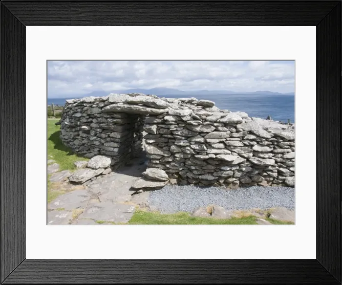 Framed Print : Dunbeg Fort, possibly Bronze Age, Dingle Peninsula, County Kerry, Munster Framed Print : Dunbeg Fort, possibly Bronze Age, Dingle Peninsula, County Kerry, Munster