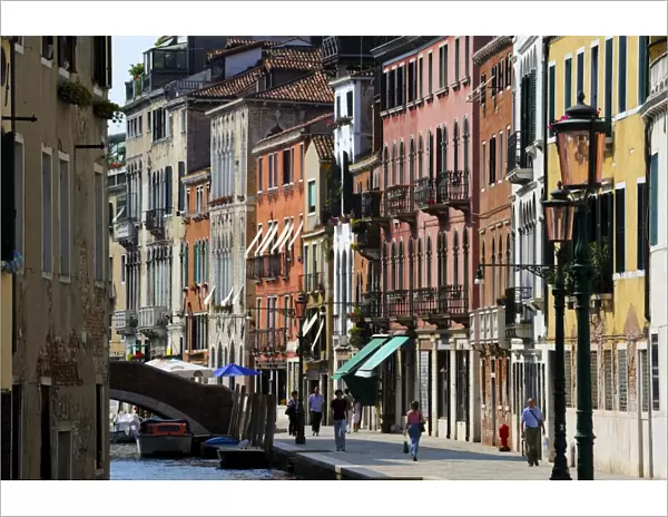 Canal scene, Venice, UNESCO World Heritage Site, Veneto, Italy, Europe