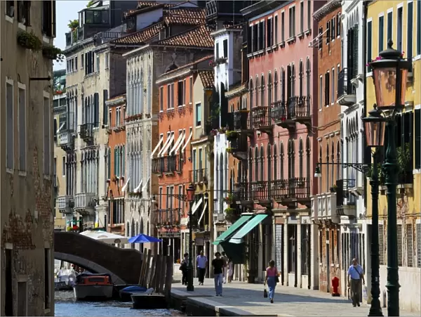 Canal scene, Venice, UNESCO World Heritage Site, Veneto, Italy, Europe
