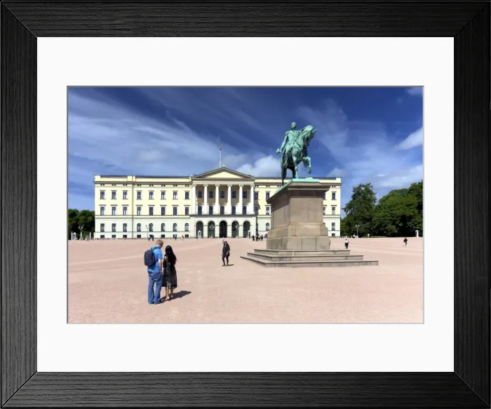 Framed Print : Slottet Royal Palace exterior, from Karl Johans Gate, Oslo, Norway, Scandinavia, Europe Framed Print : Slottet Royal Palace exterior, from Karl Johans Gate, Oslo, Norway, Scandinavia, Europe